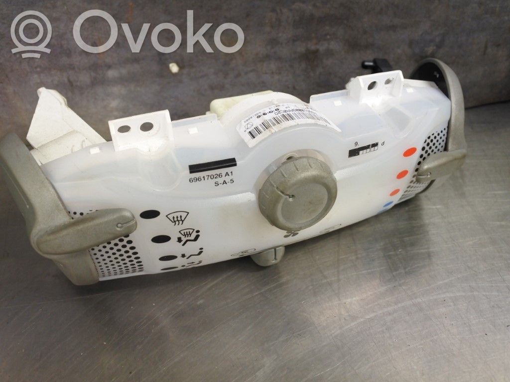 Toyota Aygo AB10 Panel klimatyzacji 