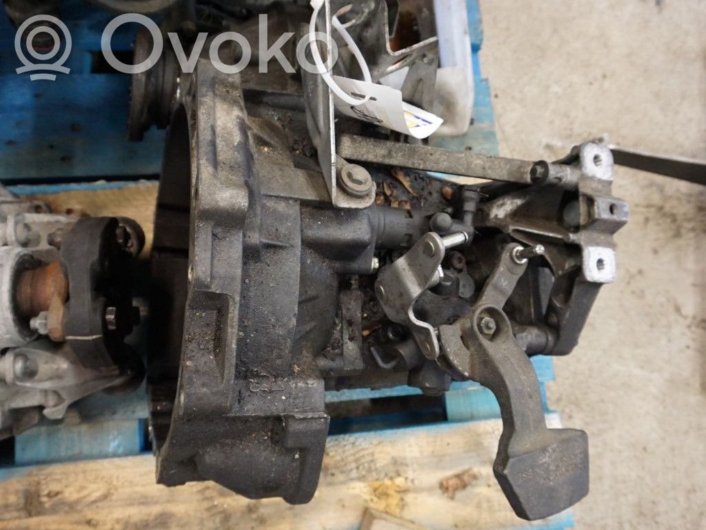 Volkswagen Touran I Manual 6 speed gearbox 