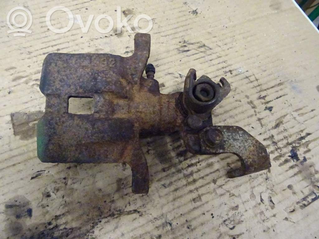 Tylny zacisk hamulcowy   GJZA2698ZB,190193