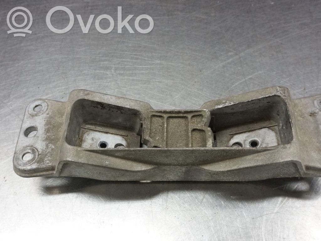 BMW 5 E60 E61 Łapa / Mocowanie skrzyni biegów 