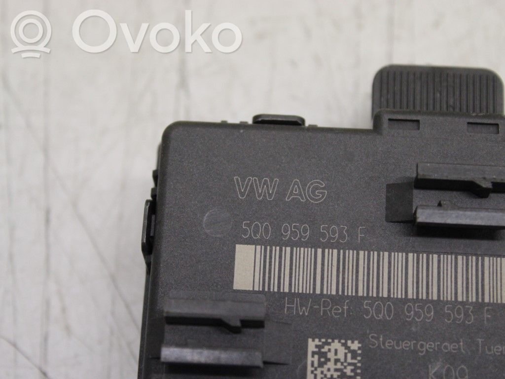 Volkswagen PASSAT B8 Durvju vadības bloks 