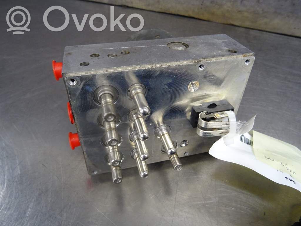 BMW 5 E39 ABS Blokas 