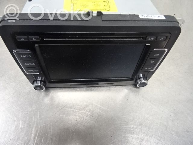 Volkswagen PASSAT B7 Panel / Radioodtwarzacz CD/DVD/GPS 