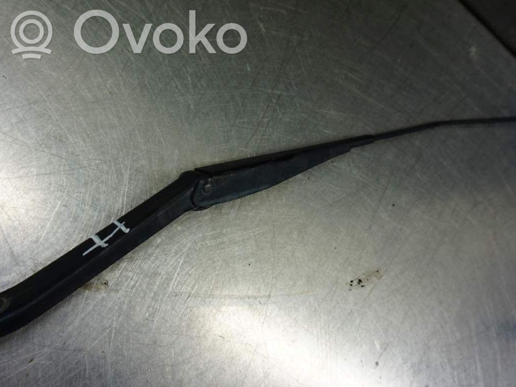 Ford Focus Front wiper blade arm 