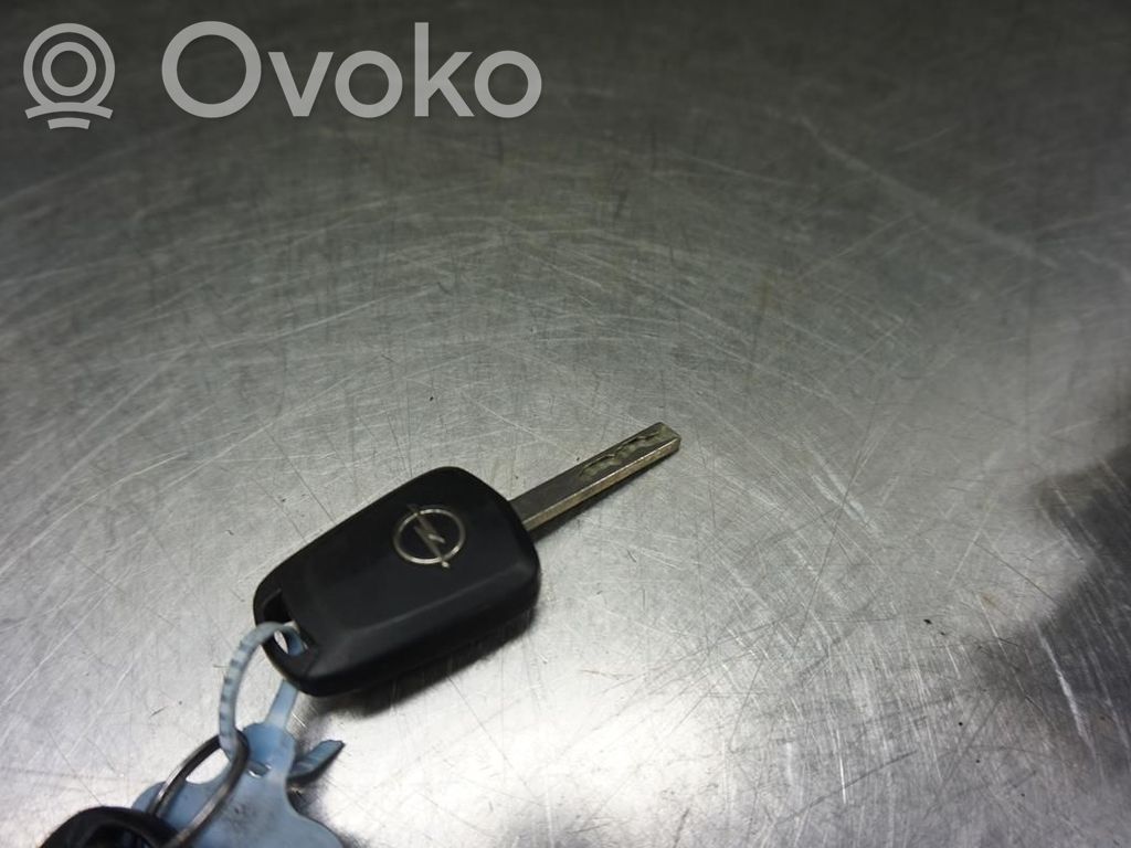 Opel Astra H Ignition key/card 