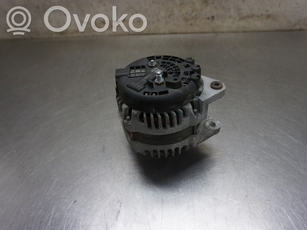Opel Astra J Alternator 