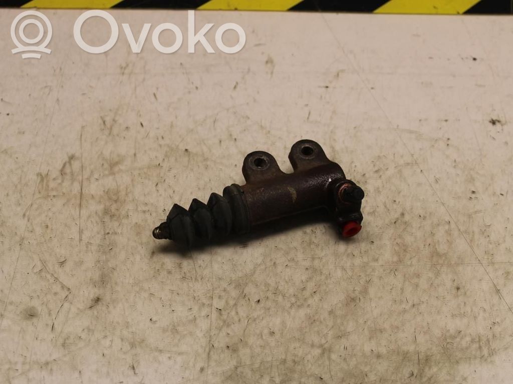 Mitsubishi Lancer Kytkimen apusylinteri 
