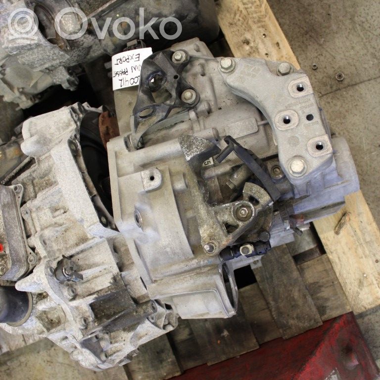 Volkswagen PASSAT B8 Cutie viteze manuală cu 6 trepte 