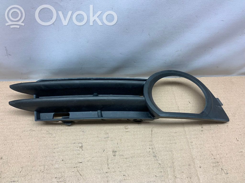 Maskownica / Grill / Atrapa górna chłodnicy   0026996,100662,8P3807682A