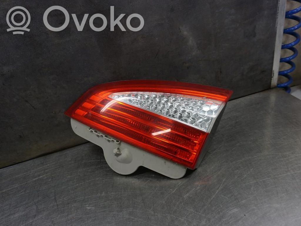 Ford Mondeo MK IV Lampy tylnej klapy bagażnika 