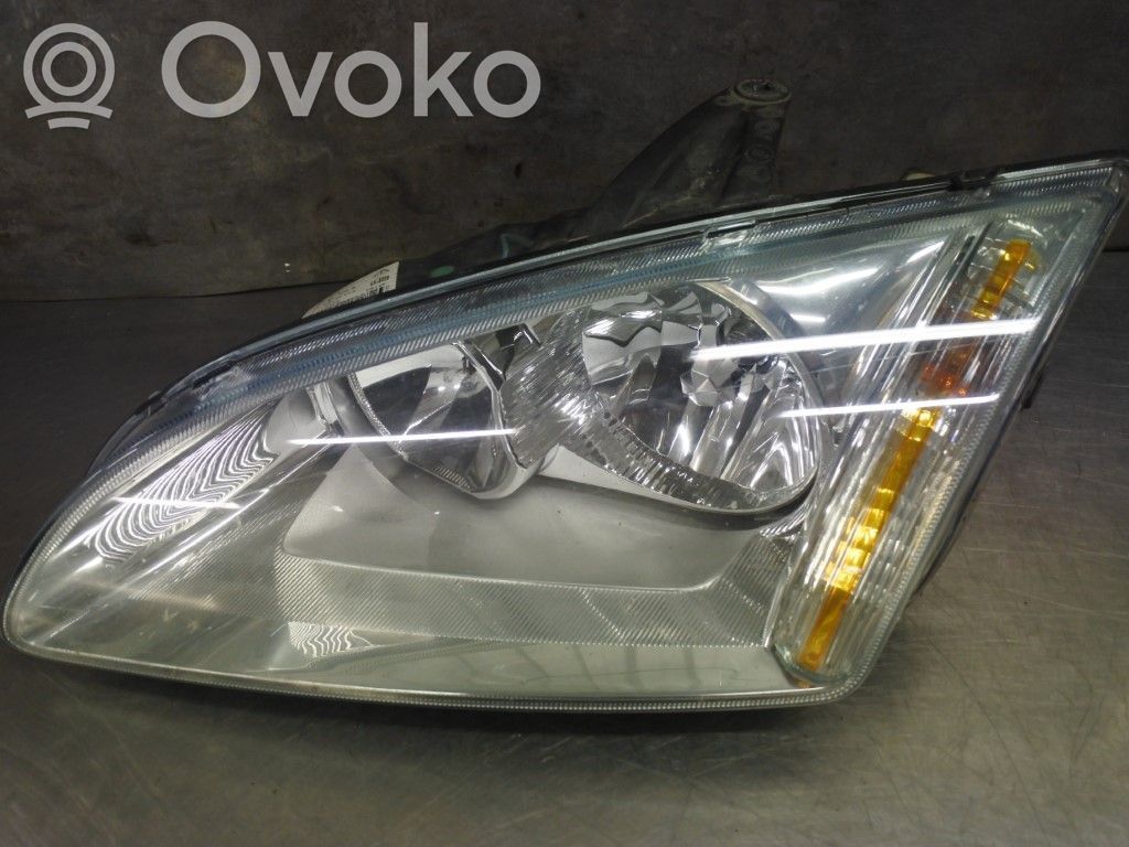 Ford Focus Headlight/headlamp 