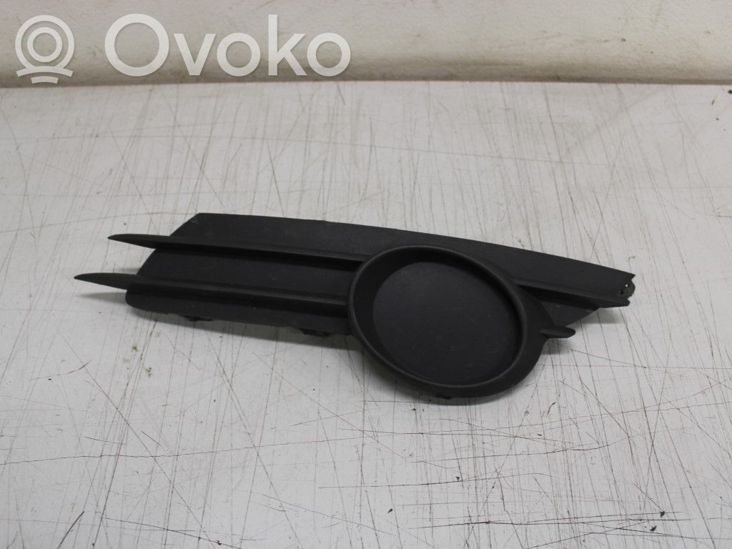 Opel Corsa D Etusumuvalon ritilä 