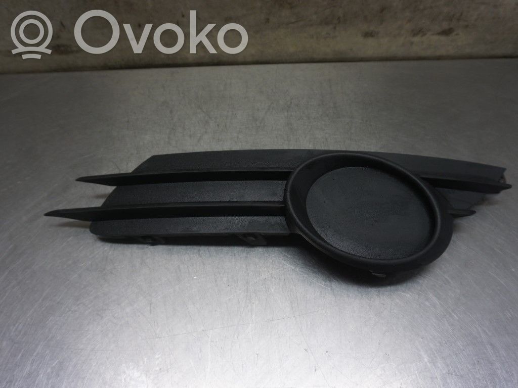 Opel Corsa D Etusumuvalon ritilä 