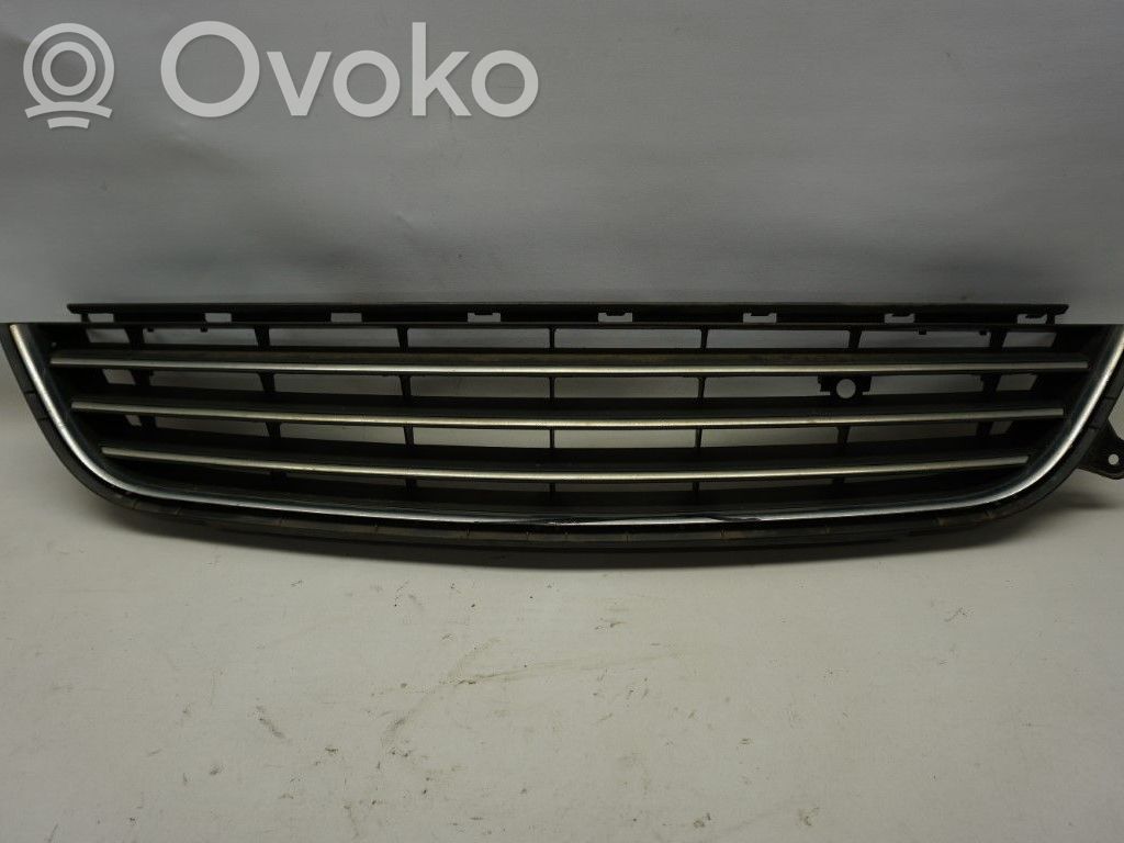 Opel Zafira B Maskownica / Grill / Atrapa górna chłodnicy 
