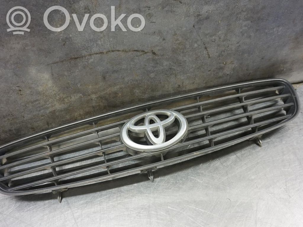Toyota Corolla E110 Etupuskurin alempi jäähdytinsäleikkö 