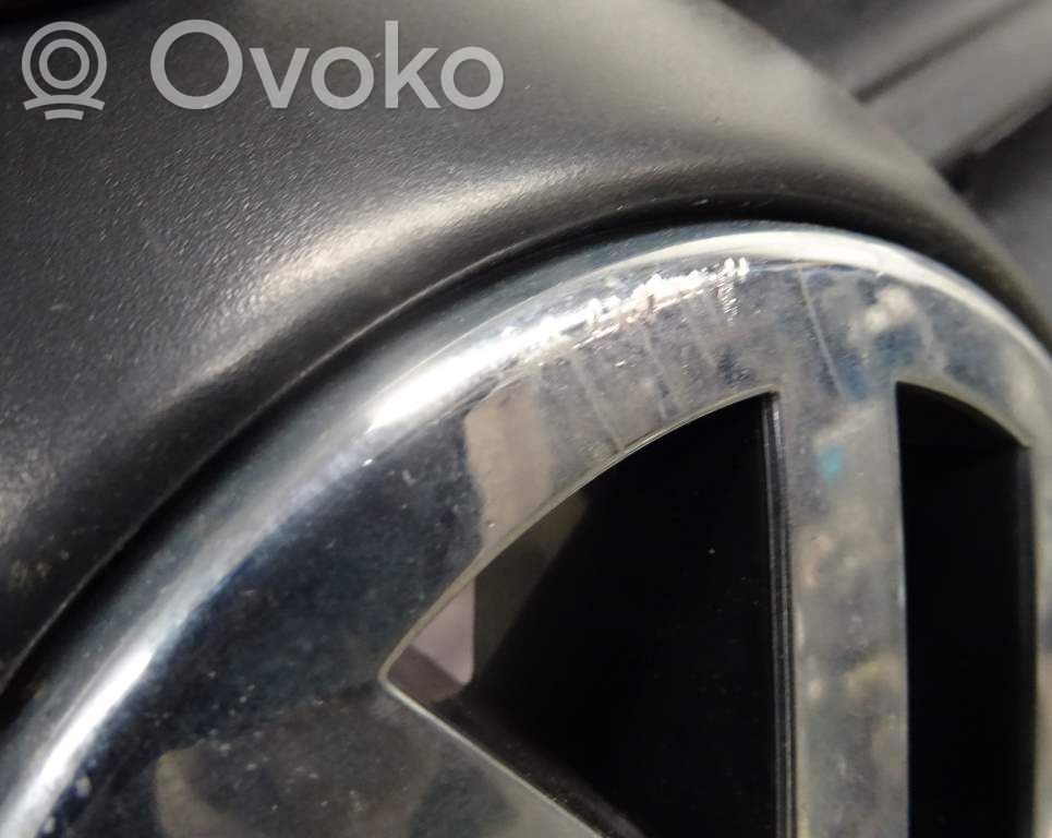 Maskownica / Grill / Atrapa górna chłodnicy   6Q0853653E9B9,131265