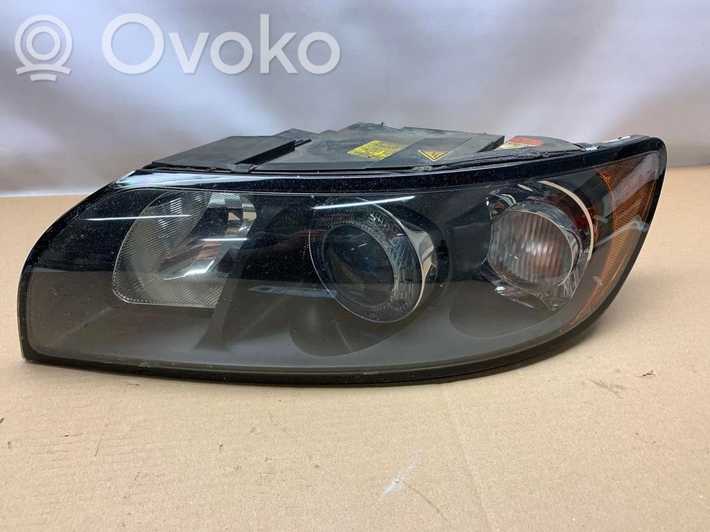 Volvo V50 Lampa przednia 