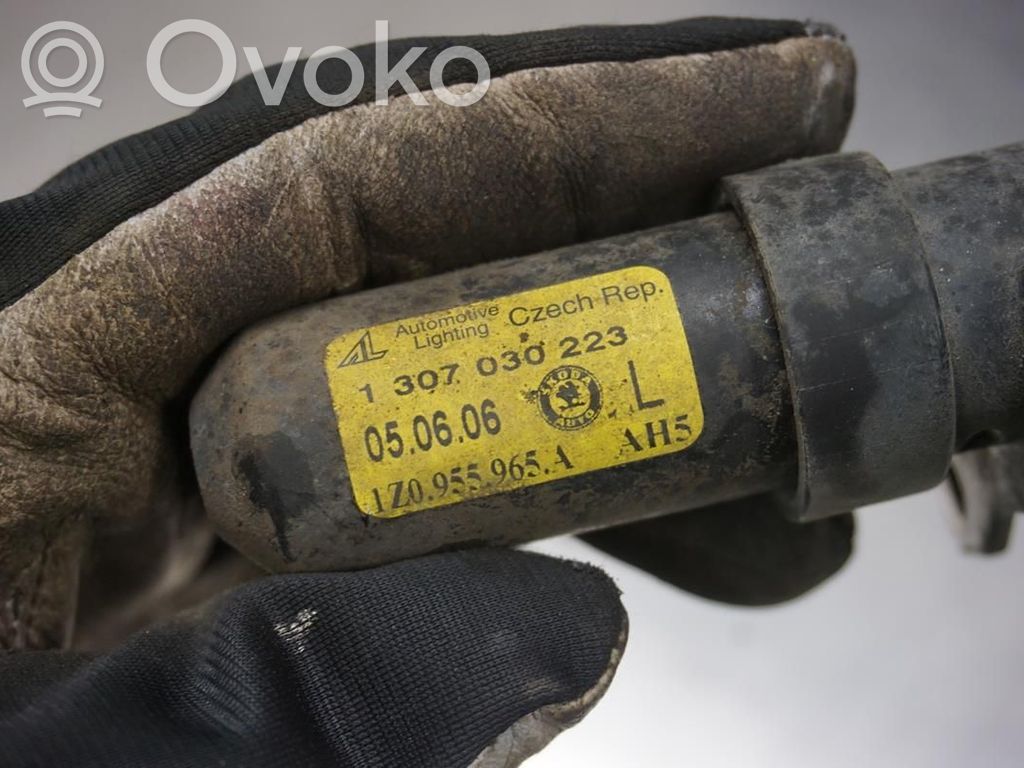 Skoda Octavia Mk2 (1Z) Ugello a spruzzo lavavetri per faro 