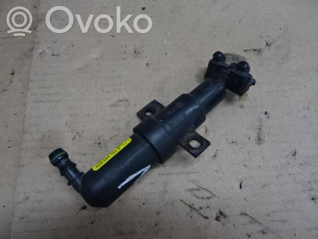 Volkswagen PASSAT B6 Ugello a spruzzo lavavetri per faro