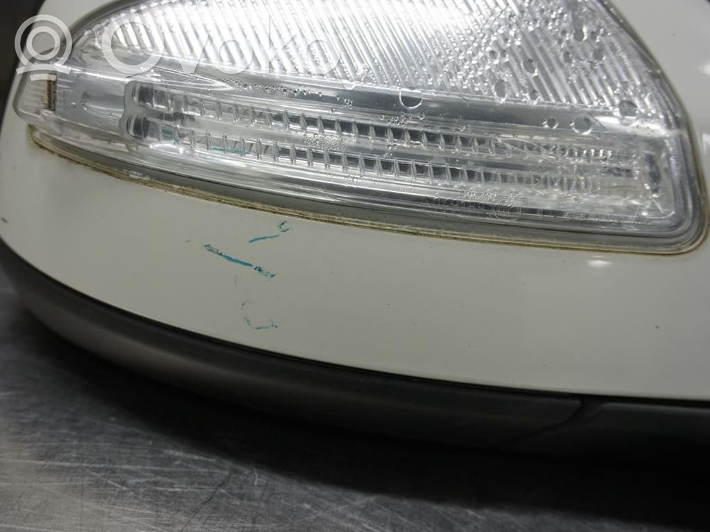 Mercedes-Benz C W204 Front door electric wing mirror 