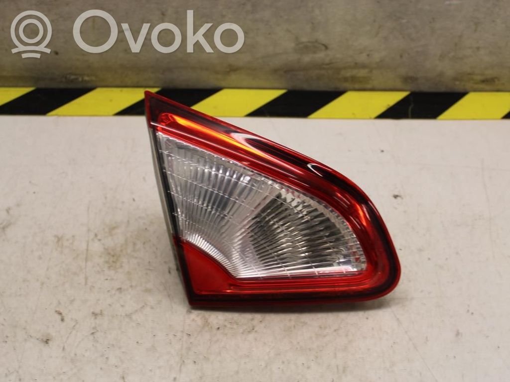 Nissan Qashqai Takaluukun takavalot 
