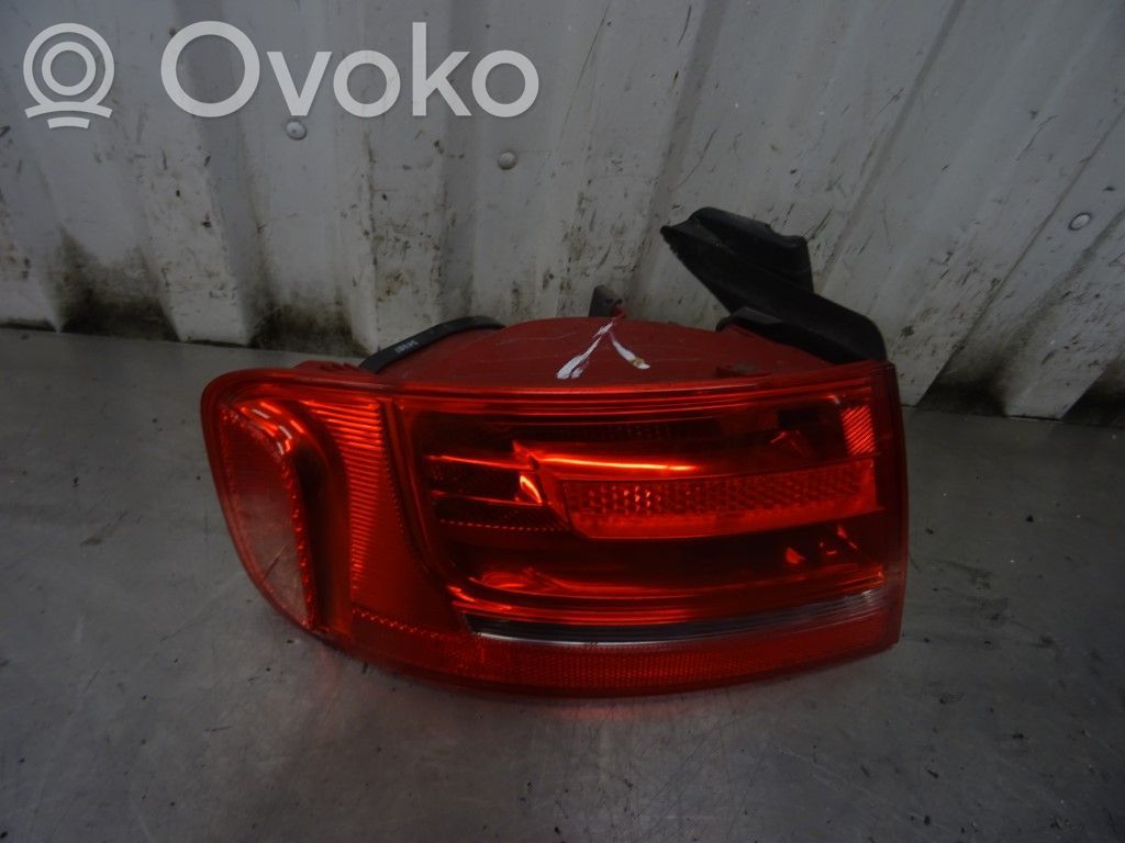 Audi A4 S4 B8 8K Rückleuchte Heckleuchte 