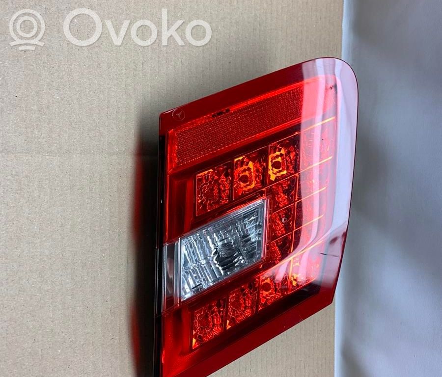 Mercedes-Benz E W212 Lampă spate în capacul portbagajului 
