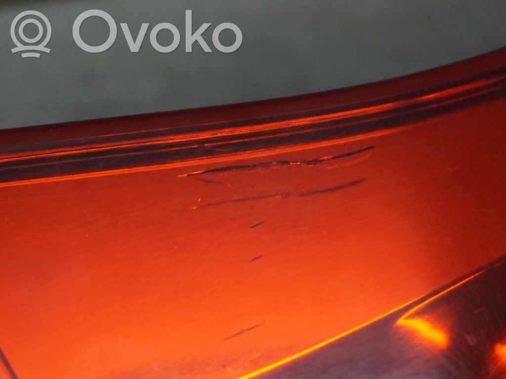 Volvo V70 Aizmugurējais lukturis pārsegā 