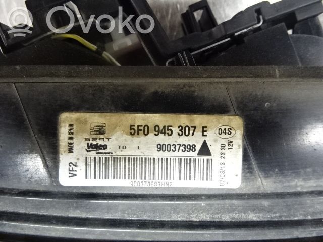 Lampy tylnej klapy bagażnika   5F0945307D,158225