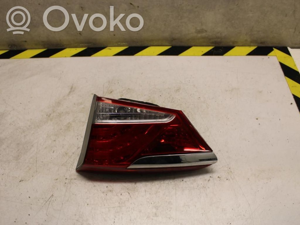 Lampy tylnej klapy bagażnika   924033Z000,158138