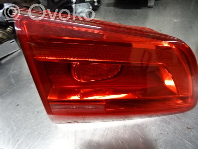 Lampy tylnej klapy bagażnika   1T0945093,158133