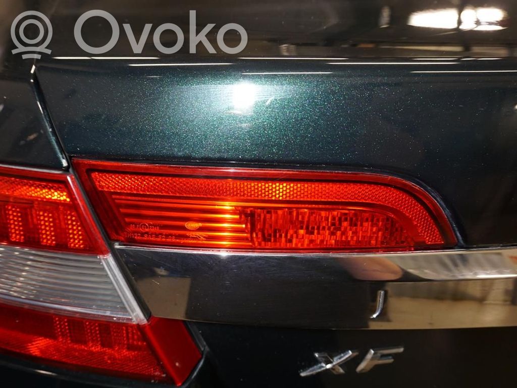 Jaguar XF X250 Lampă spate în capacul portbagajului 