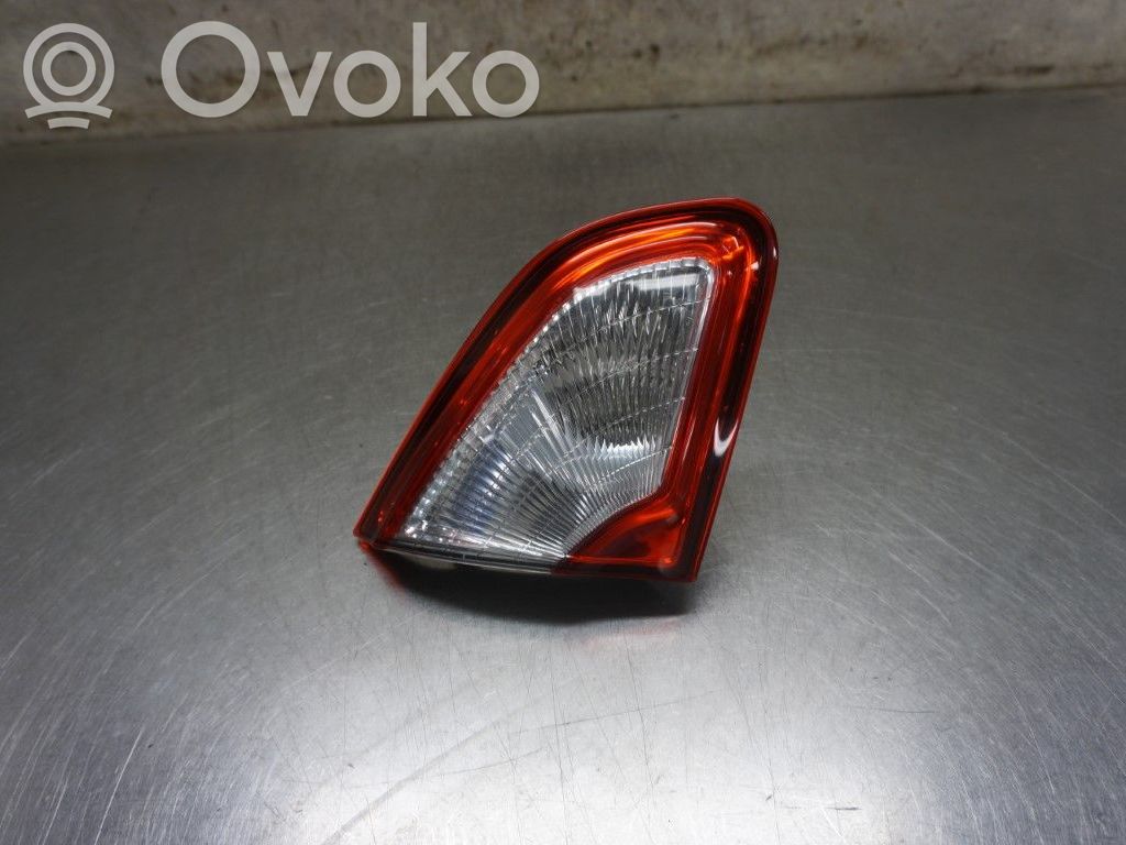 Nissan Qashqai+2 Takaluukun takavalot 