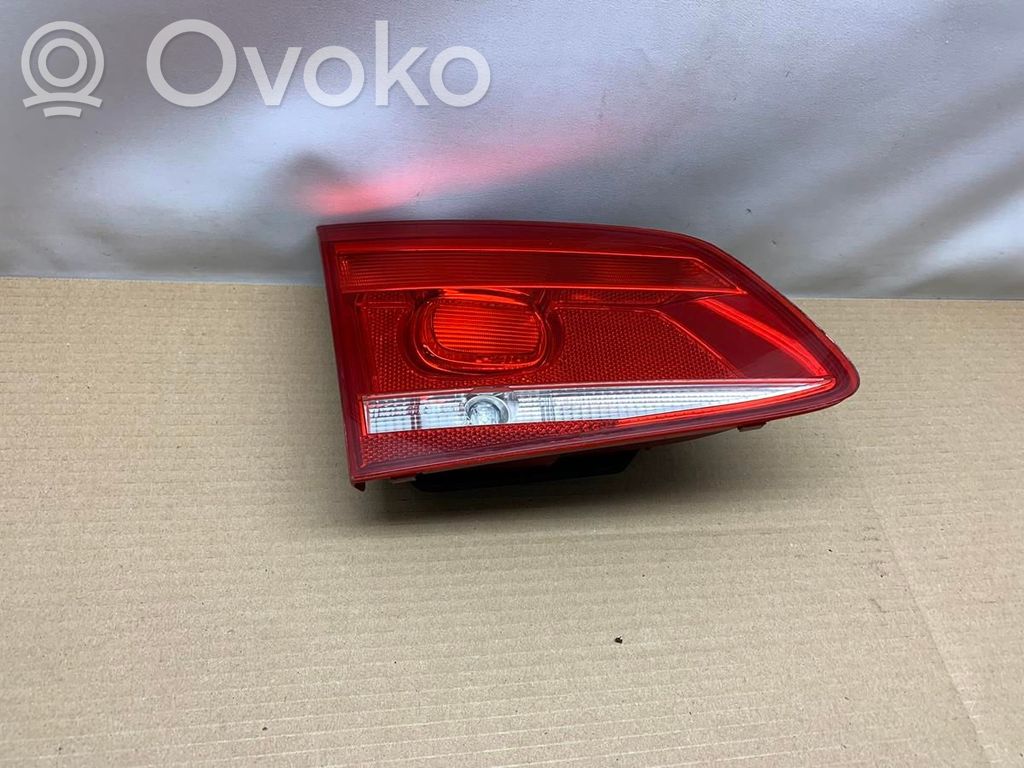 Volkswagen PASSAT B7 Lampy tylnej klapy bagażnika