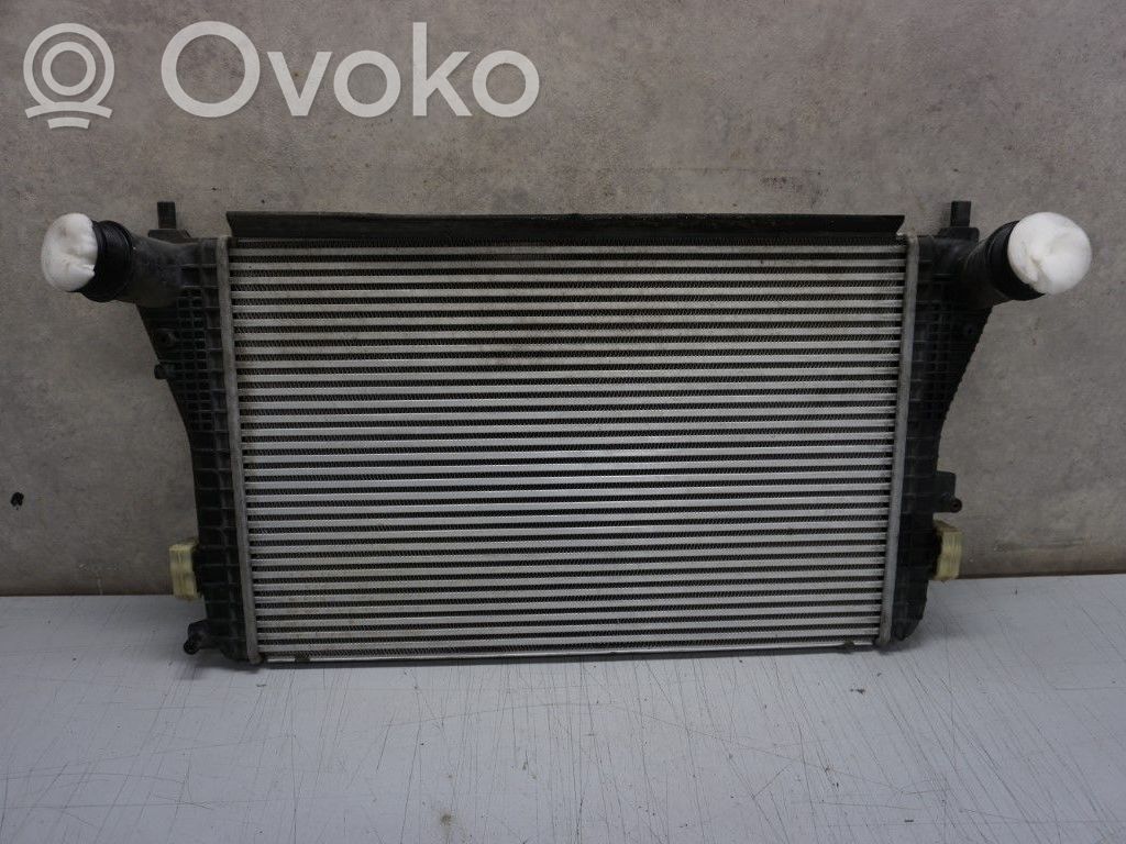 Volkswagen PASSAT B7 Radiatore intercooler 