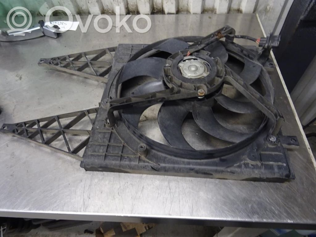 Skoda Fabia Mk2 (5J) Ventilatore di raffreddamento elettrico del radiatore 