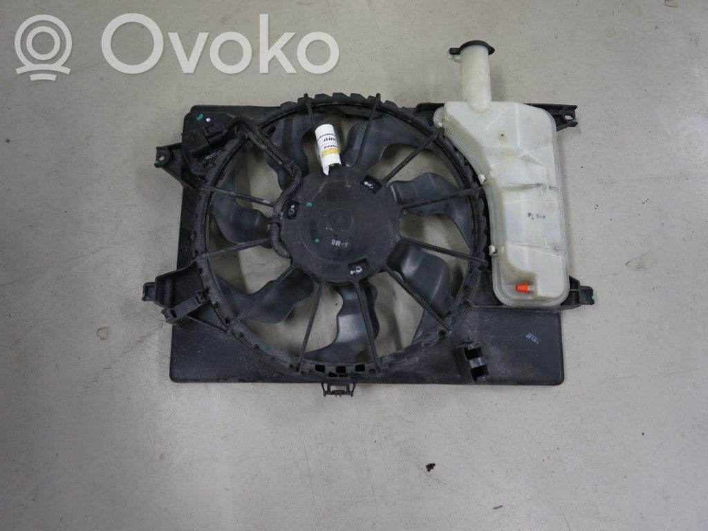 Hyundai i30 Elektrisks radiatoru ventilators 