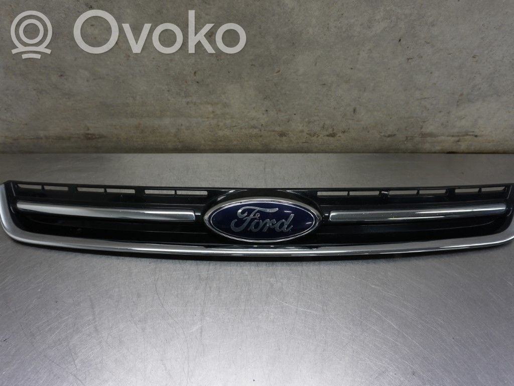 Ford Kuga II Etupuskurin alempi jäähdytinsäleikkö 