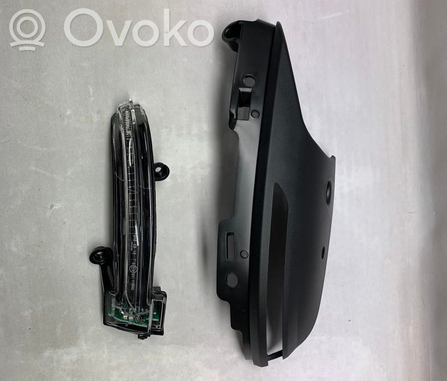 Renault Megane IV Front fender indicator light 