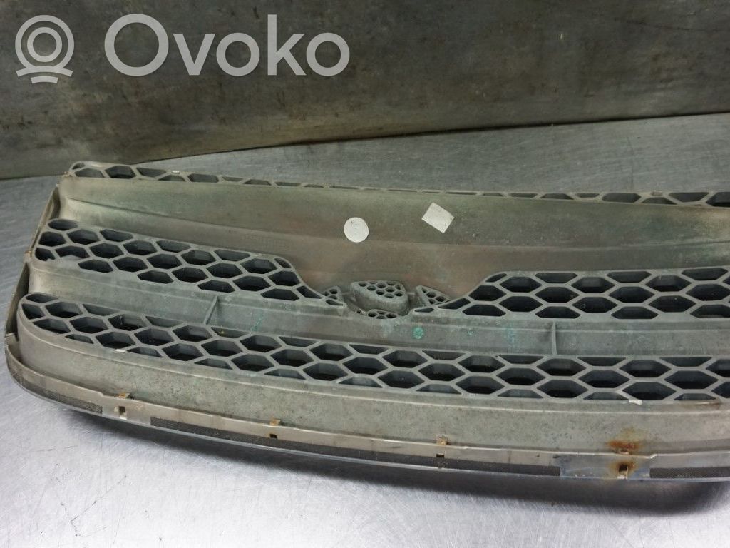 Hyundai Santa Fe Etupuskurin alempi jäähdytinsäleikkö 