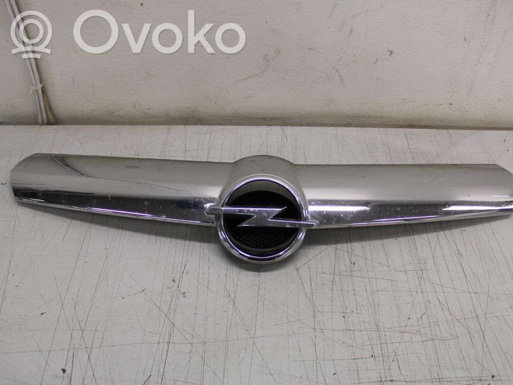 Opel Corsa D Maskownica / Grill / Atrapa górna chłodnicy 