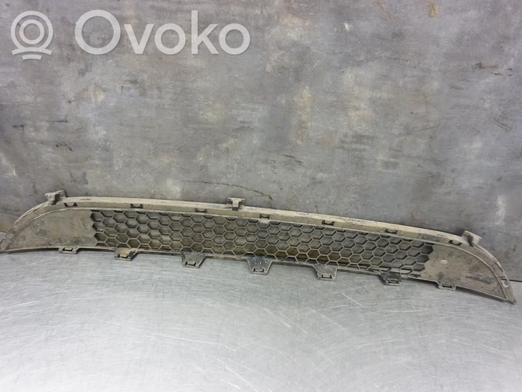 Peugeot 1007 Grille calandre supérieure de pare-chocs avant