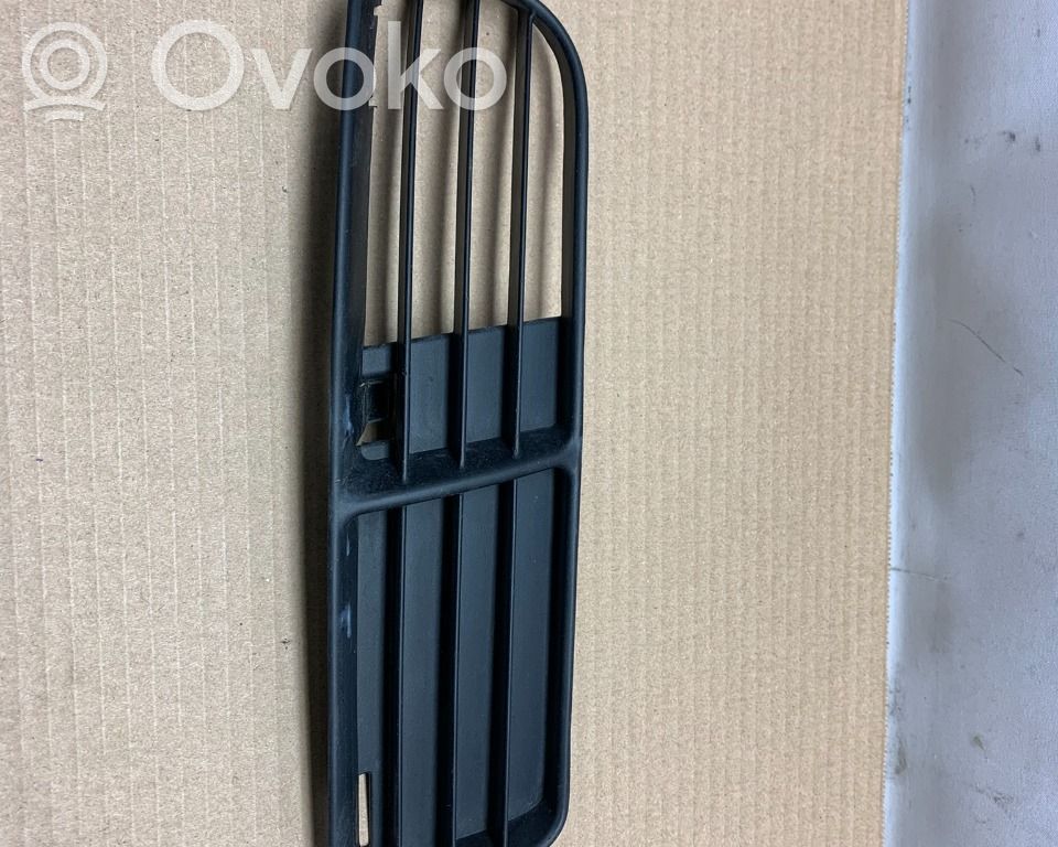 Volkswagen Polo III 6N 6N2 6NF Kratka dolna zderzaka przedniego 