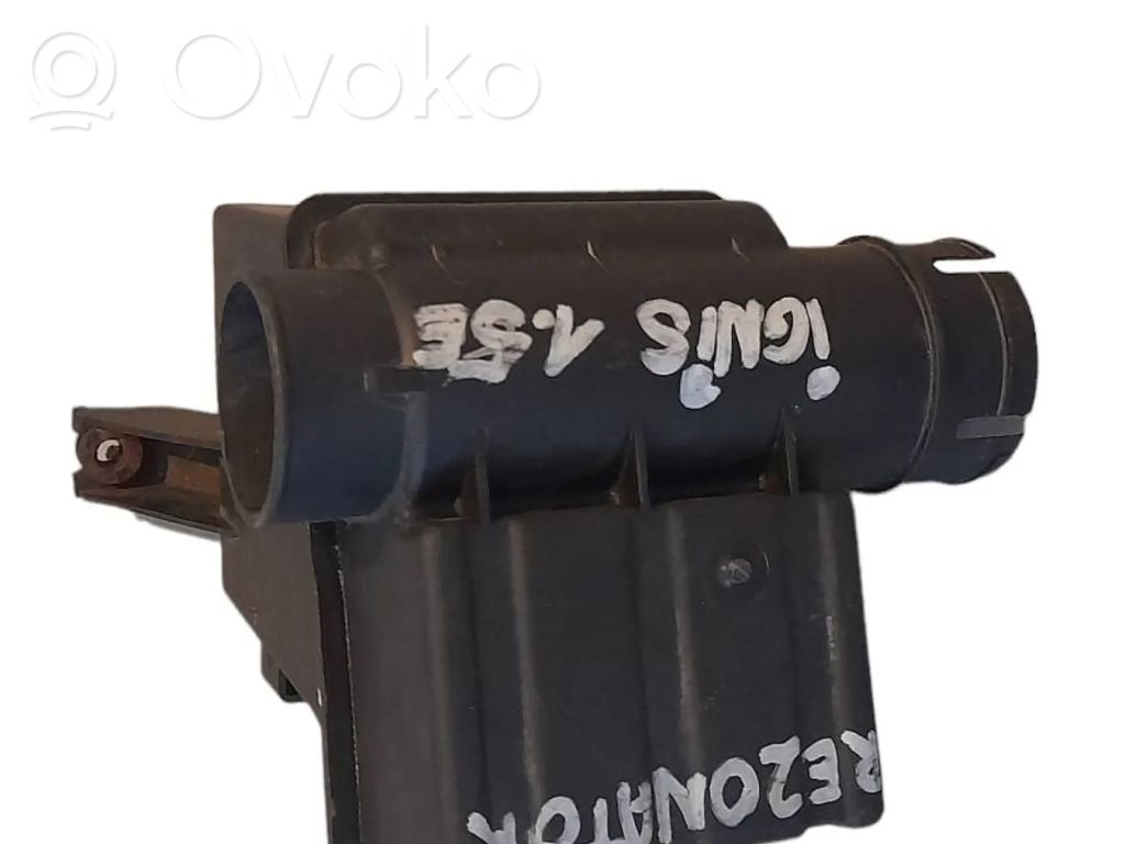 Intake resonator   86GR01