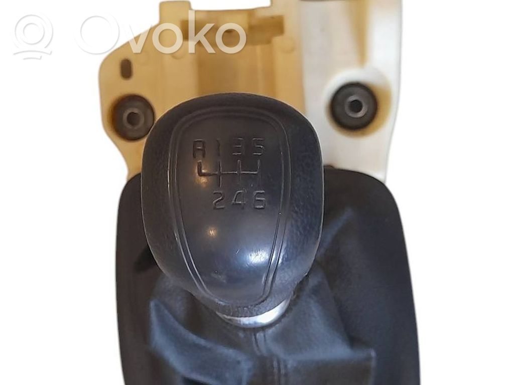 KIA Ceed Pavarų perjungimo svirtis 