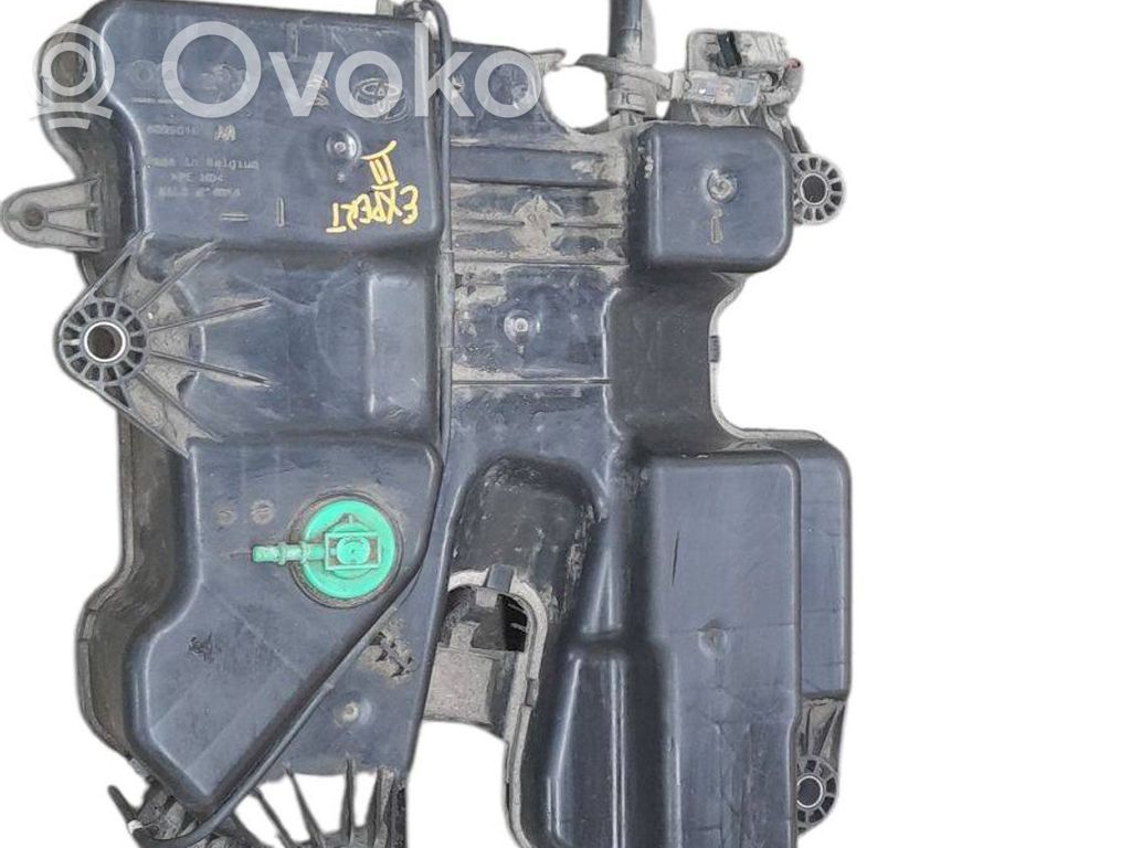 Peugeot Expert AdBlue liquid reservoir 