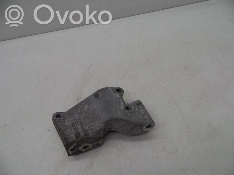 Engine mount bracket   90571112,90571112