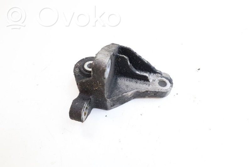 Volvo S60 Engine mount bracket 