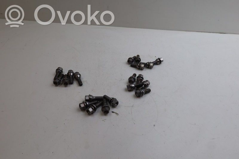 Mutterit/pultit   8888078645,8888078645