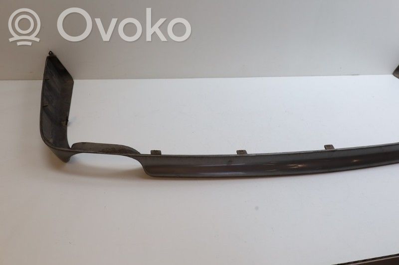Tailgate/trunk spoiler
